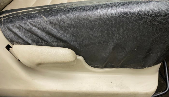 2019 Maruti Celerio VXI CNG, CNG, Manual, 1,23,033 km, Driver Side Adjustment Panel