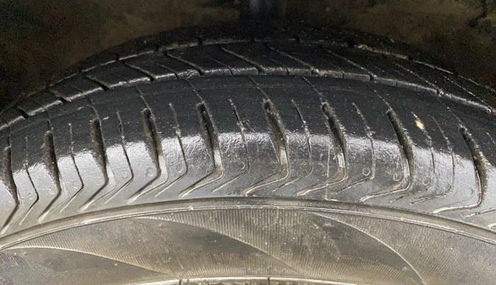 2021 Maruti Celerio VXI CNG, CNG, Manual, 1,02,873 km, Right Front Tyre Tread