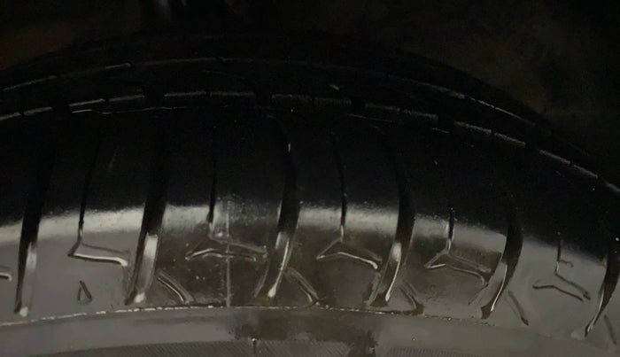 2018 Maruti Dzire ZXI AMT, Petrol, Automatic, 47,324 km, Right Front Tyre Tread
