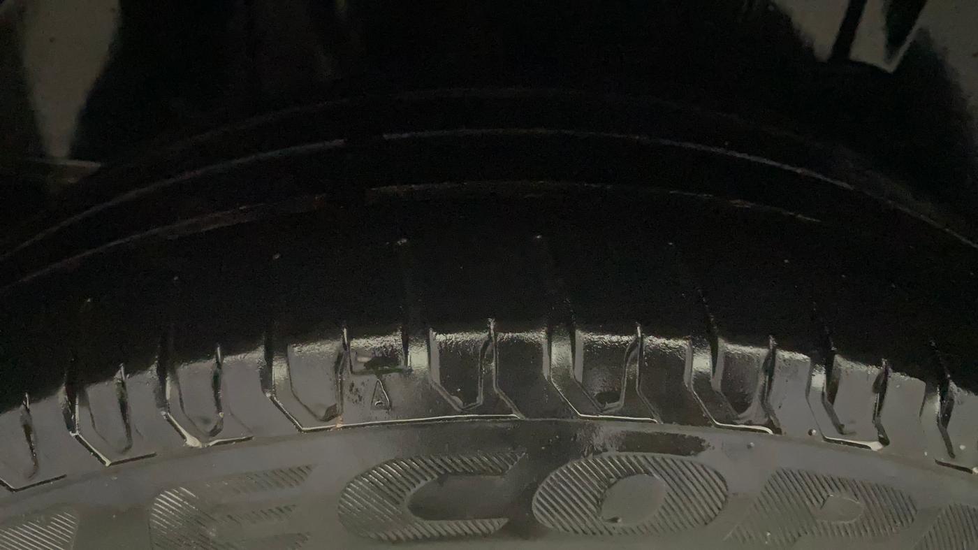 2018 Maruti Dzire ZXI AMT, Petrol, Automatic, 47,353 km, Right Rear Tyre Tread