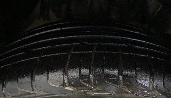 2019 Tata NEXON XM PETROL, Petrol, Manual, 21,103 km, Right Front Tyre Tread