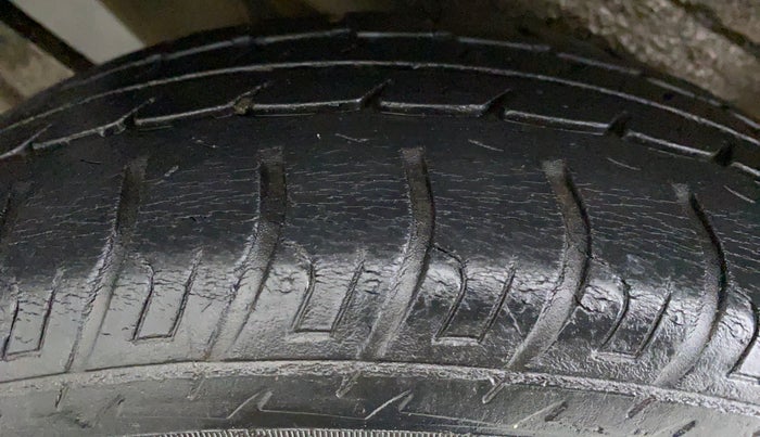 2013 Maruti Wagon R 1.0 VXI, Petrol, Manual, 45,300 km, Right Rear Tyre Tread