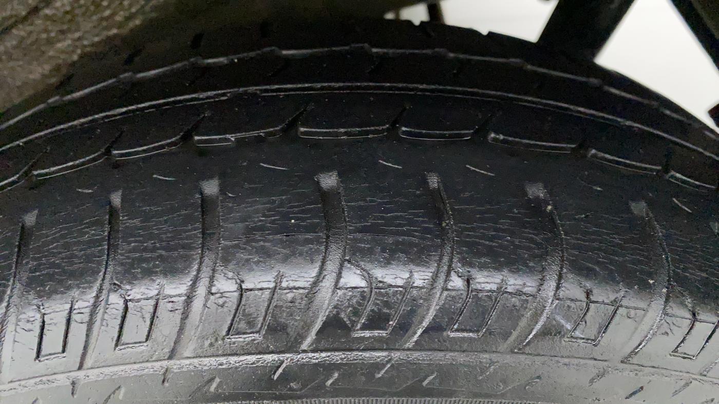 2013 Maruti Wagon R 1.0 VXI, Petrol, Manual, 45,300 km, Left Rear Tyre Tread