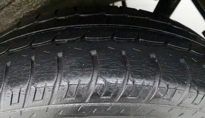 2013 Maruti Wagon R 1.0 VXI, Petrol, Manual, 45,300 km, Left Rear Tyre Tread