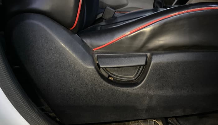 2018 Hyundai NEW SANTRO ASTA MT, Petrol, Manual, 54,914 km, Driver Side Adjustment Panel