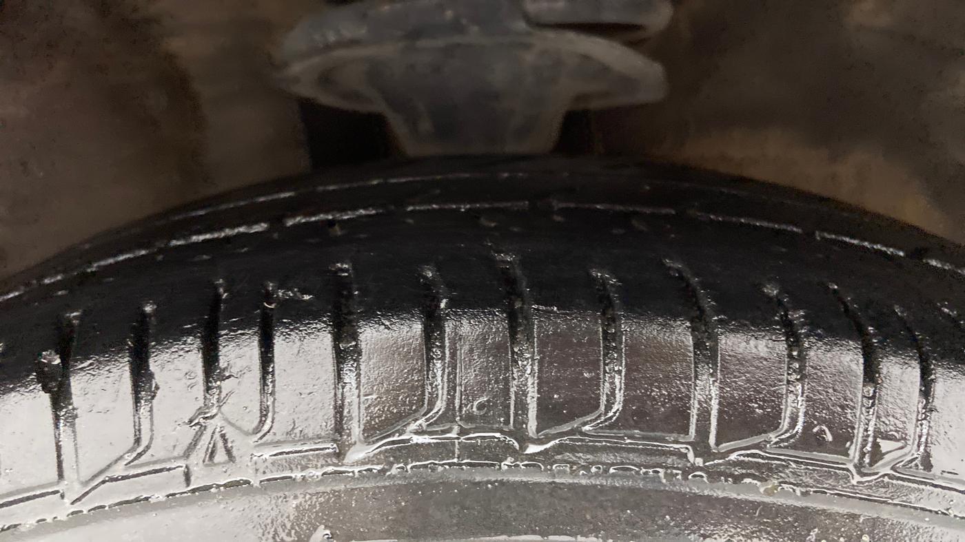 2010 Hyundai i10 SPORTZ 1.2, Petrol, Manual, 83,606 km, Right Front Tyre Tread