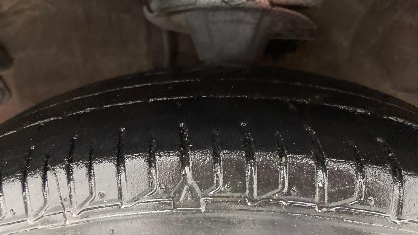 2010 Hyundai i10 SPORTZ 1.2, Petrol, Manual, 83,606 km, Left Front Tyre Tread