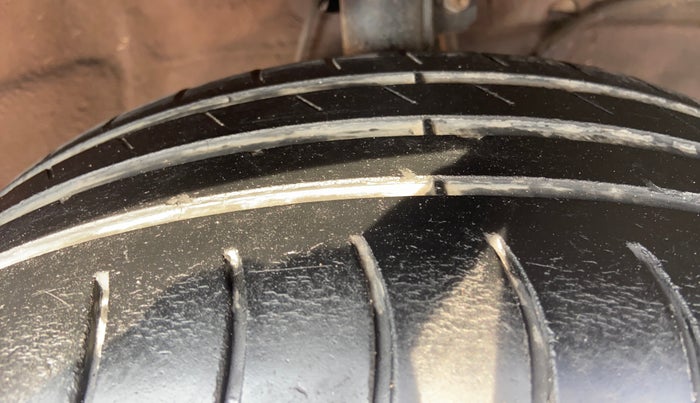 2021 Maruti Ertiga VXI CNG, CNG, Manual, 1,12,256 km, Right Front Tyre Tread