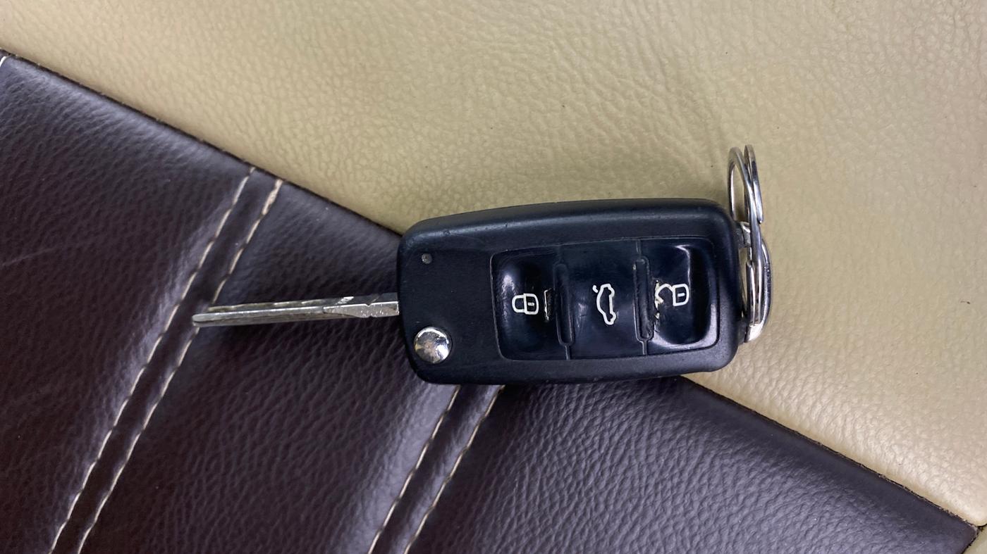2018 Skoda Rapid AMBITION 1.6 MPI MT, Petrol, Manual, 1,11,306 km, Key Close Up