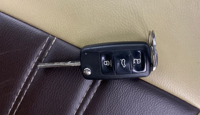 2018 Skoda Rapid AMBITION 1.6 MPI MT, Petrol, Manual, 1,11,306 km, Key Close Up
