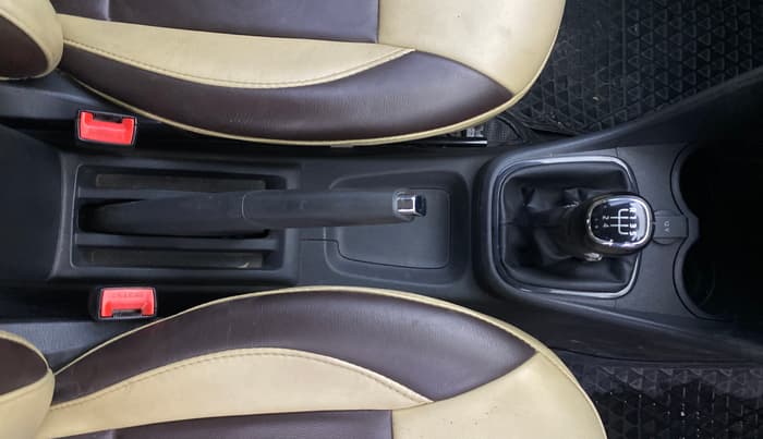 2018 Skoda Rapid AMBITION 1.6 MPI MT, Petrol, Manual, 1,11,306 km, Gear Lever