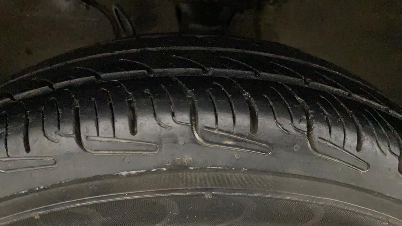 2020 Maruti Alto VXI, Petrol, Manual, 1,03,239 km, Left Front Tyre Tread