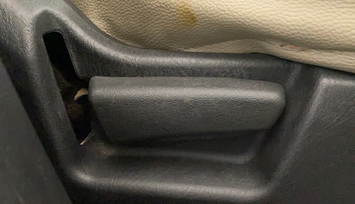 2020 Maruti Alto VXI, Petrol, Manual, 1,03,254 km, Driver Side Adjustment Panel