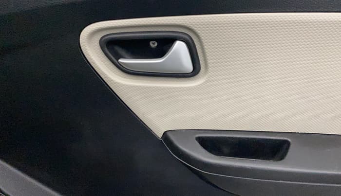 2020 Maruti Alto VXI, Petrol, Manual, 1,03,254 km, Driver Side Door Panels Control