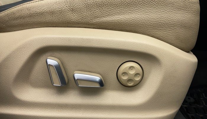 2017 Audi Q3 30 TFSI Premium, Petrol, Automatic, 25,024 km, Driver Side Adjustment Panel