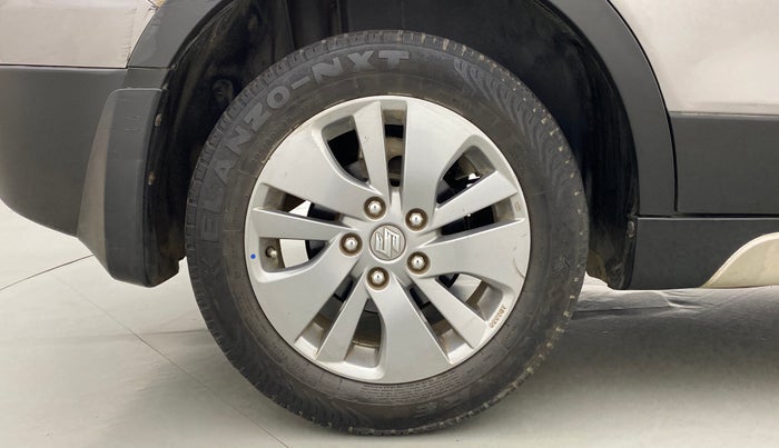 2016 Maruti S Cross ZETA 1.3, Diesel, Manual, 76,836 km, Right Rear Wheel