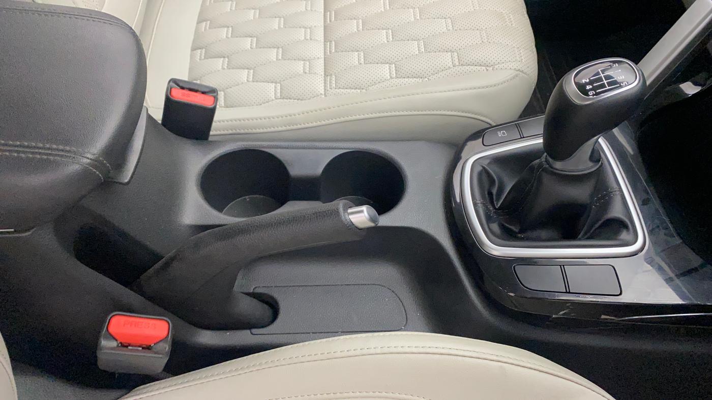 2021 KIA SELTOS HTX 1.5 PETROL, Petrol, Manual, 14,584 km, Gear Lever