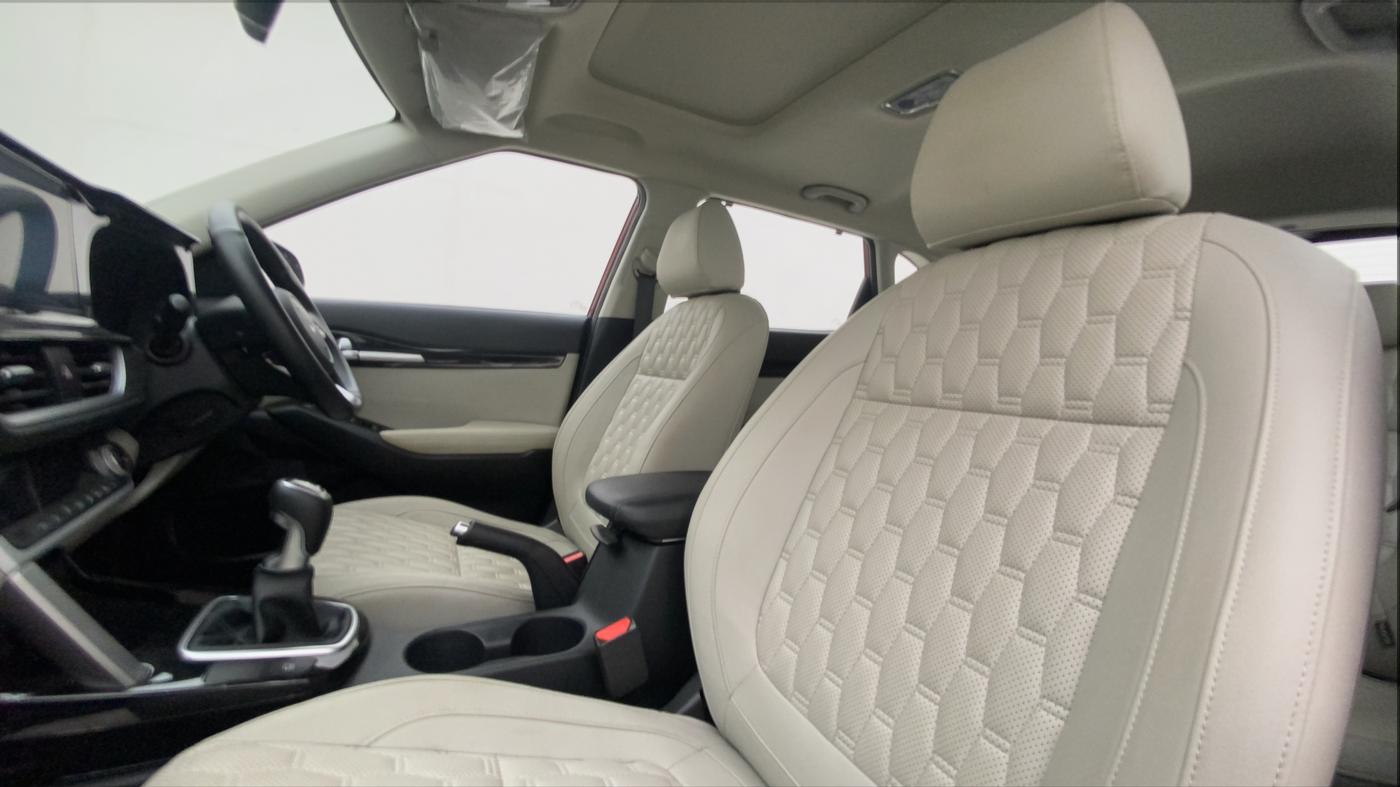2021 KIA SELTOS HTX 1.5 PETROL, Petrol, Manual, 14,584 km, Right Side Front Door Cabin
