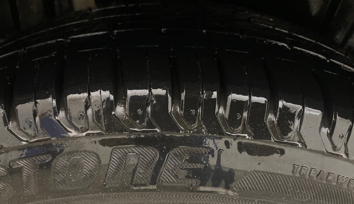 2020 Maruti XL6 ZETA MT, Petrol, Manual, 40,369 km, Right Rear Tyre Tread