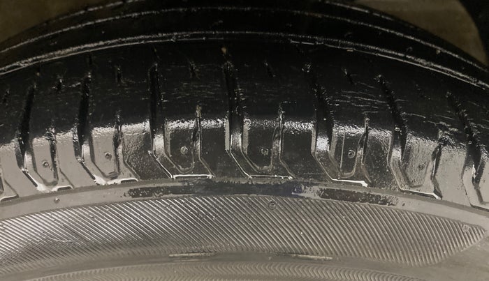 2020 Maruti XL6 ZETA MT, Petrol, Manual, 40,369 km, Right Front Tyre Tread