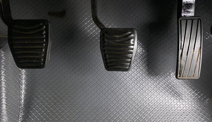 2018 Mahindra KUV 100 NXT K4+ D 6 SEATER, Diesel, Manual, 77,634 km, Pedals