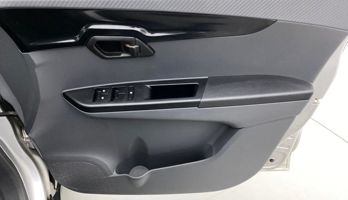 2018 Mahindra KUV 100 NXT K4+ D 6 SEATER, Diesel, Manual, 77,634 km, Driver Side Door Panels Control