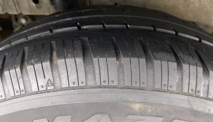 2018 Mahindra KUV 100 NXT K4+ D 6 SEATER, Diesel, Manual, 77,634 km, Right Rear Tyre Tread