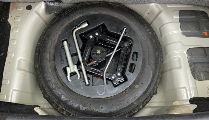 2018 Mahindra KUV 100 NXT K4+ D 6 SEATER, Diesel, Manual, 77,634 km, Spare Tyre