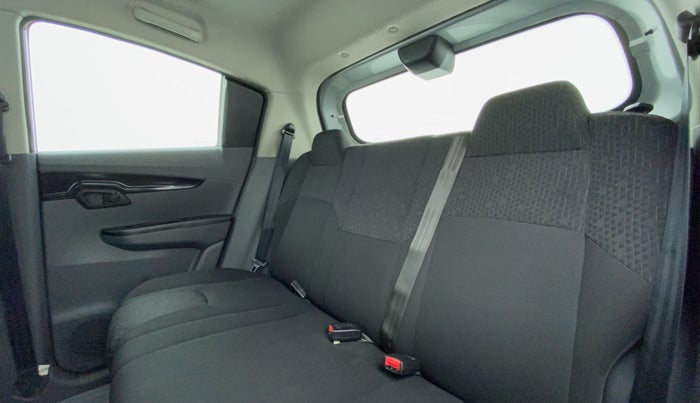 2018 Mahindra KUV 100 NXT K4+ D 6 SEATER, Diesel, Manual, 77,634 km, Right Side Rear Door Cabin