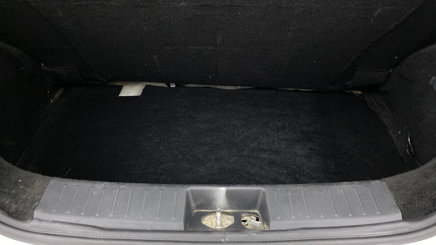 2018 Mahindra KUV 100 NXT K4+ D 6 SEATER, Diesel, Manual, 77,634 km, Boot Inside