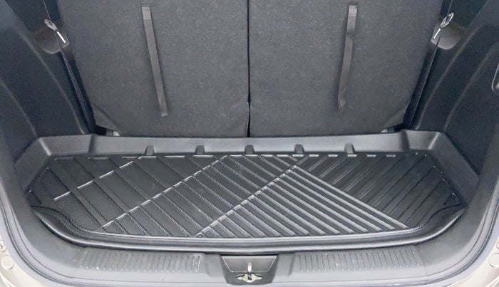 2020 Maruti XL6 ALPHA AT SHVS, Petrol, Automatic, 11,548 km, Boot Inside View