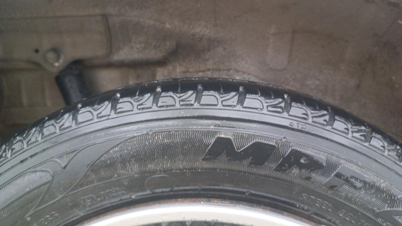 2013 Maruti Wagon R 1.0 VXI, Petrol, Manual, 69,184 km, Right Rear Tyre Tread