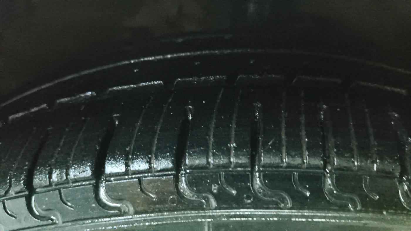 2016 Maruti Celerio ZXI, CNG, Manual, 63,915 km, Left Front Tyre Tread