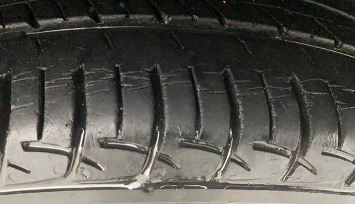 2018 Maruti Baleno DELTA PETROL 1.2, Petrol, Manual, 19,940 km, Right Front Tyre Tread