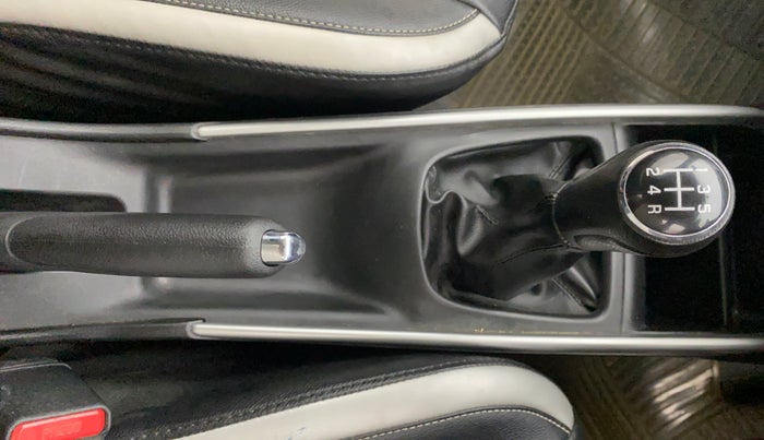 2018 Maruti Baleno DELTA PETROL 1.2, Petrol, Manual, 19,940 km, Gear Lever