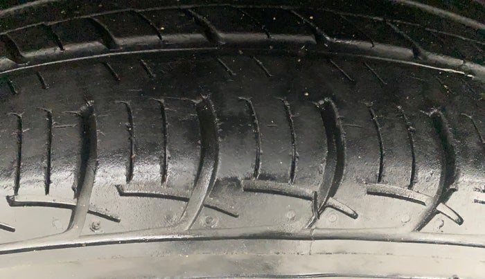 2018 Maruti Baleno DELTA PETROL 1.2, Petrol, Manual, 19,940 km, Left Front Tyre Tread