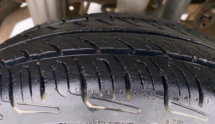 2014 Maruti Alto 800 LXI, Petrol, Manual, 69,277 km, Right Rear Tyre Tread