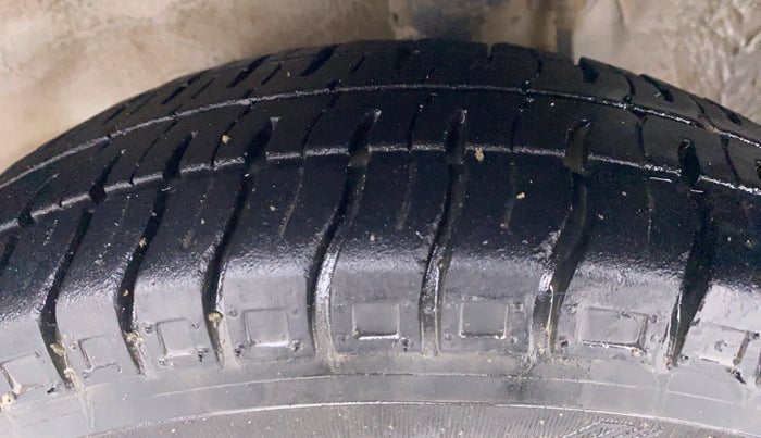 2014 Maruti Alto 800 LXI, Petrol, Manual, 69,277 km, Left Front Tyre Tread