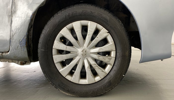 2013 Toyota Etios Liva G, Petrol, Manual, 77,156 km, Right Front Wheel