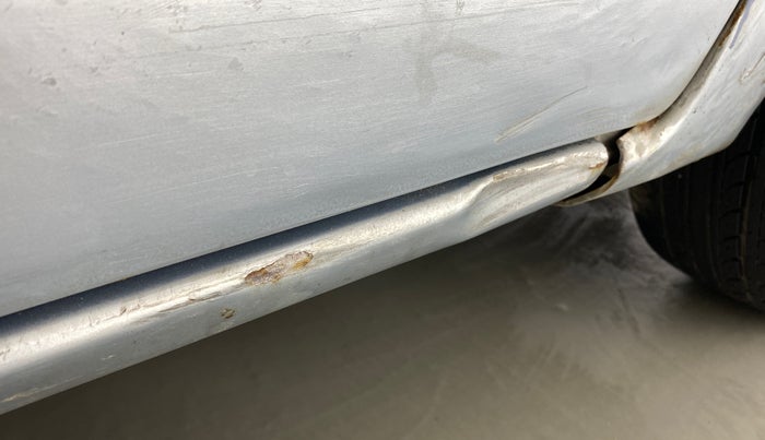 2013 Toyota Etios Liva G, Petrol, Manual, 77,156 km, Right running board - Slightly dented