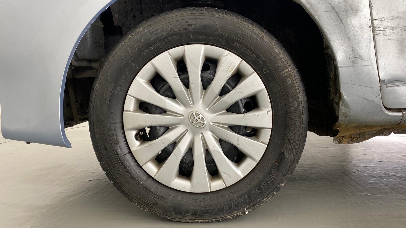 2013 Toyota Etios Liva G, Petrol, Manual, 77,156 km, Left Front Wheel