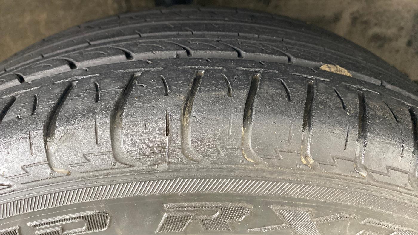 2013 Toyota Etios Liva G, Petrol, Manual, 77,156 km, Right Front Tyre Tread