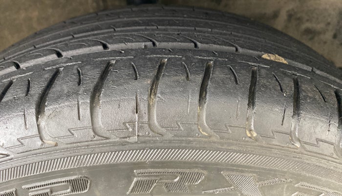 2013 Toyota Etios Liva G, Petrol, Manual, 77,156 km, Right Front Tyre Tread