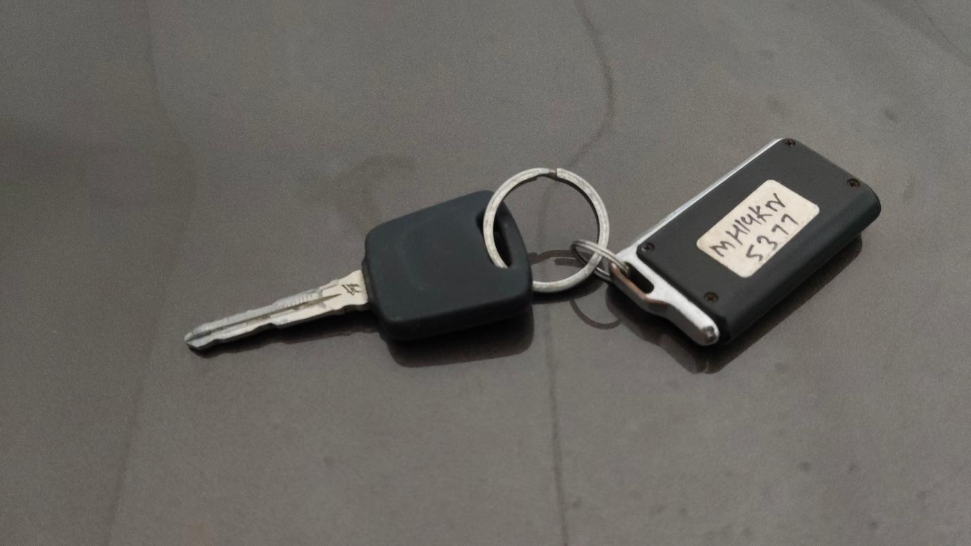 2022 Nissan MAGNITE XE, Petrol, Manual, 37,354 km, Key Close Up