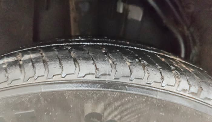 2022 Nissan MAGNITE XE, Petrol, Manual, 37,354 km, Right Rear Tyre Tread
