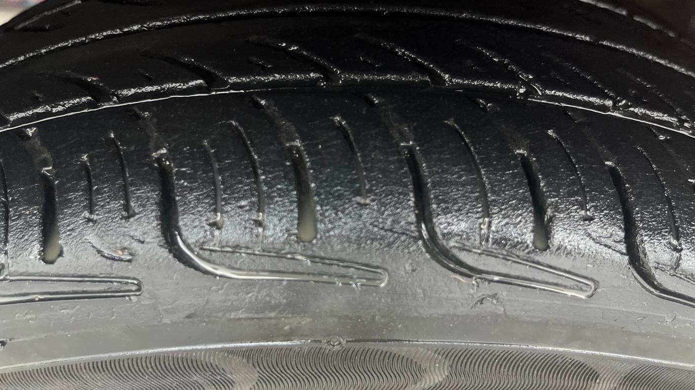 2015 Hyundai Eon MAGNA +, Petrol, Manual, 59,438 km, Left Front Tyre Tread