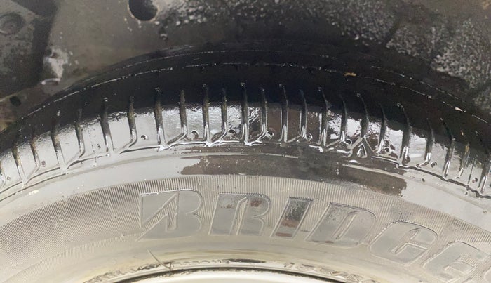 2015 Hyundai i10 MAGNA 1.1, Petrol, Manual, 49,188 km, Right Rear Tyre Tread