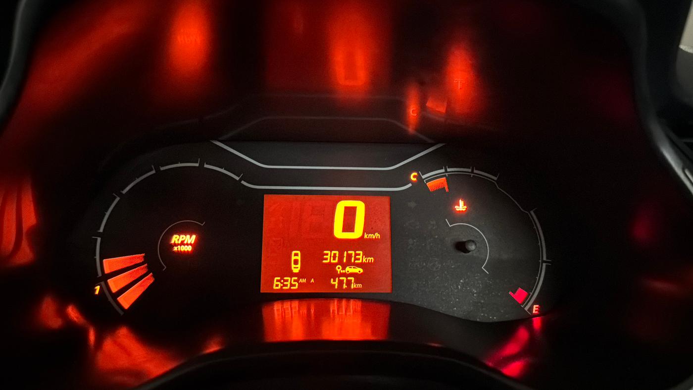 2021 Renault TRIBER RXE MT, Petrol, Manual, 30,126 km, Odometer Image
