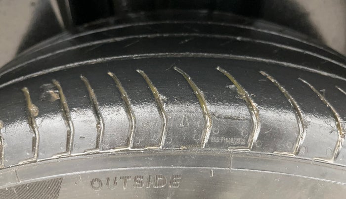 2023 Skoda KUSHAQ AMBITION 1.5 TSI MT, Petrol, Manual, 51,255 km, Right Rear Tyre Tread