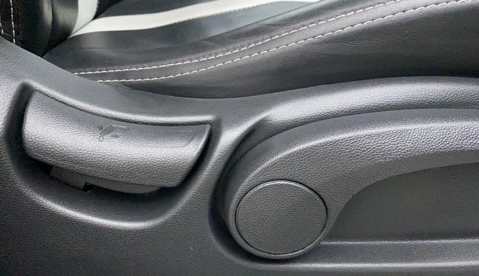 2016 Hyundai Creta S 1.6 PETROL, Petrol, Manual, 48,120 km, Driver Side Adjustment Panel